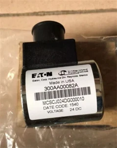 1PC New Eaton Vickers 300AA00082A MCSCJ024DG000010 Solenoid Valve Coil 24VDC - Picture 1 of 5