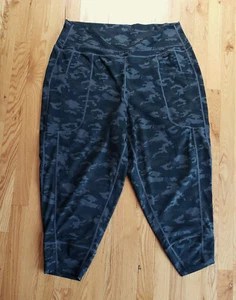 FABLETICS Sporthose schwarz/grau Camouflage Stretch (1X) Fronttaschen - Bild 1 von 5