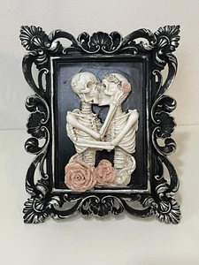 Halloween Gothic Embracing Skeleton Couple Tabletop Portrait Framed Spooky - Picture 1 of 3