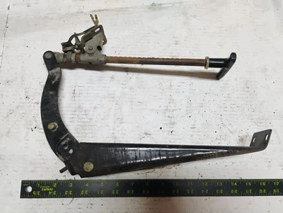 Palanca e interruptor de freno de estacionamiento Toyota Land Cruiser FJ40  Foto 1 de 3