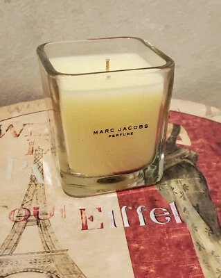 Marc Jacobs духи ароматизированная парфюмированная свеча большой 5,25 унций стойкий редкая новый - Изображение 1 из 3