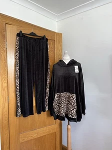 Porte A Porte Velour Hooded Lounge Set Colour Black Leopard One Size 12-26 - Picture 1 of 5