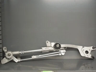 Mitsubishi Windshield Wiper Links 8251A032 - Image 1 of 3