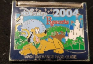 Disney Pin 30483 WDW Cast Exclusive Main Entrance Pass Guide All Star Pluto LE - Imagen 1 de 2