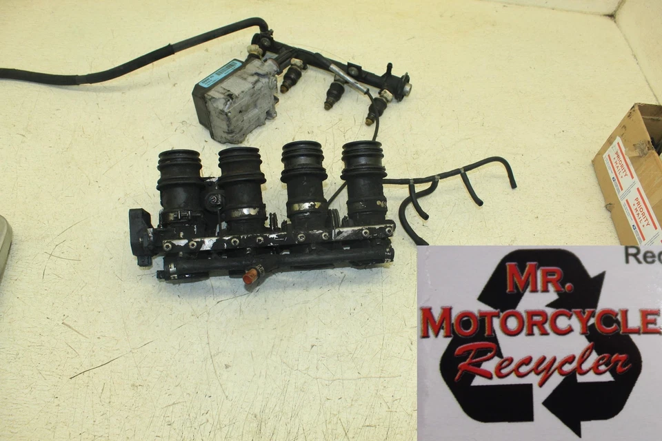 98 BMW K 1200 RS OEM INYECTOR DE COMBUSTIBLE CON CUERPOS DE ACELERADOR C47D Foto 1 de 4