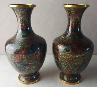 Paire d'anciens vases, en bronze et émail cloisonné, Chine - Photo 1/4
