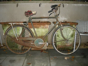 Vintage bicycle circa 1930s with locking steering column with the original key. - Picture 1 of 12