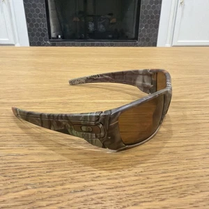Oakley Fuel Cell Woodland Camo Frame Bronze Polarized Lens OO9096-A4 LESEN - Bild 1 von 12