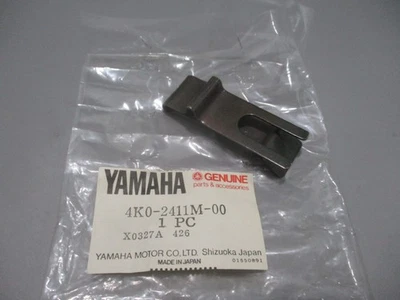 Nuevo de Lote Antiguo Yamaha OEM Clip 1981-1983 XJ750R 1983 XJ900R 1982 XJ650 4K0-2411M-00 Foto 1 de 2