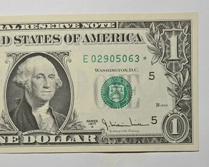 Uncirculated 1977 Series $1 Star Note Serial Number E 02905063*💥 - Picture 1 of 5