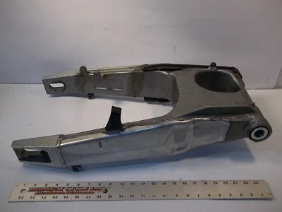 KAWASAKI 94 ZX9R NINJA SWING ARM 33001-1445-GD ZX-9R ZX900B ZX 9R  Foto 1 de 4