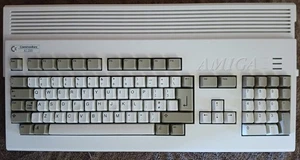 Commodore Amiga A1200 - Rev 1D4 - Recapped Polymer Caps - 4GB CF Drive - VGC #3 - Afbeelding 1 van 24