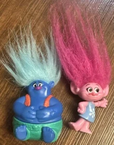2016 Hasbro Dreamworks Trolls Series 3 A6 Biggie 2 inch Figure and Poppy - Picture 1 of 6