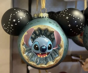 Disney Parks Stitch Mickey Mouse Symbol mundgeblasenes Glas Ornament Neu mit Etikett Lilo & Holiday - Bild 1 von 3
