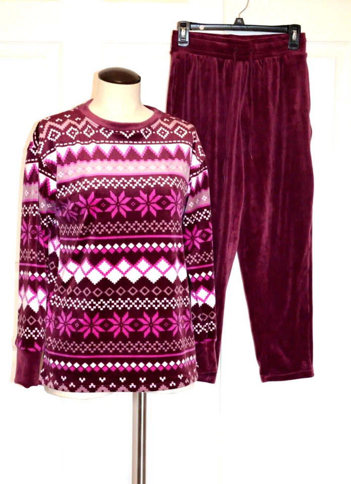 Juego de 2 pijamas de felpa para mujer Duddl Duds talla PXS borgoña copos de nieve geométricos Foto 1 de 4