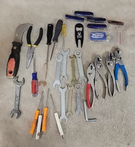 Hand Tool Lot Of 25+ Assorted Tools - Picture 1 of 4