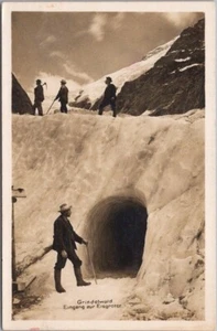 Vintage GRINDELWALD, Switzerland RPPC Photo Postcard "Entrance to Ice Grotto" - Imagen 1 de 2