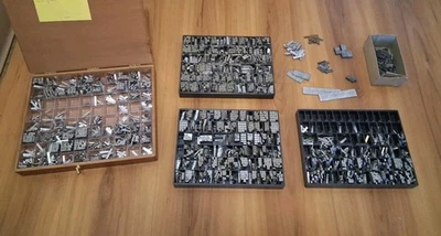 Grande lote de matrizes para máquinas de impressão Howard Hot Foil Press letras símbolos - Imagem 1 de 4