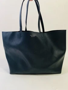 Bolso grande para pasar la noche Victoria Secrets de cuero sintético con guijarros negros - Imagen 1 de 11