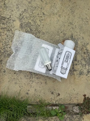 BOWENS AND ELINCHROM ES 250W HALOGEN MODELLING LAMPS - Image 1 of 4