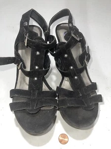 Sandalias de gladiador G By GUESS negras de gamuza con tacón de cuña para mujer talla 9M” - Imagen 1 de 4