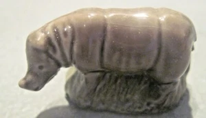 WADE RED ROSE TEA CERAMIC DARK GRAY RHINO FIGURINE - Imagen 1 de 4