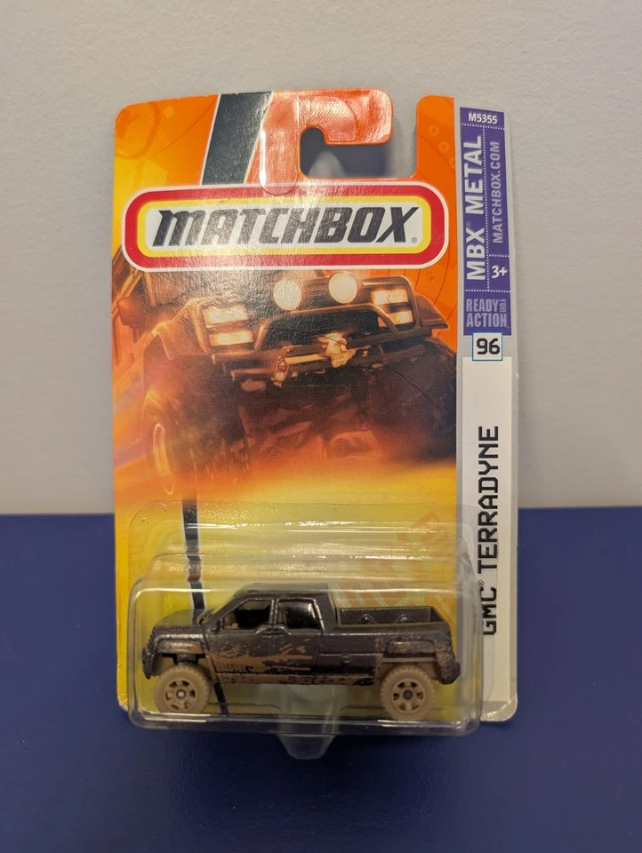 Matchbox GMC Terradyne – Muddy Brown – New on Card - Image 1 of 1