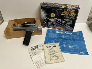 1994 Star Trek Classic Phaser by Playmates – Open Box, Works, Lights & Sound - Picture 1 of 13