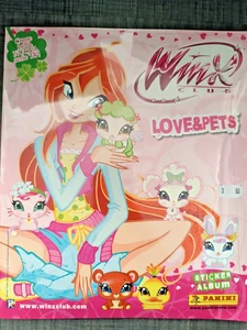 Album Figurine PANINI SIGILLATO BLISTERATO WINX LOVE&PETS - c/Set Completo RARO - Foto 1 di 2