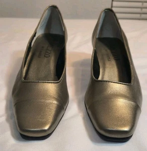 Zapatos para mujer MEZZO By Vaneli talla 6,5N dorados metálicos  - Imagen 1 de 9