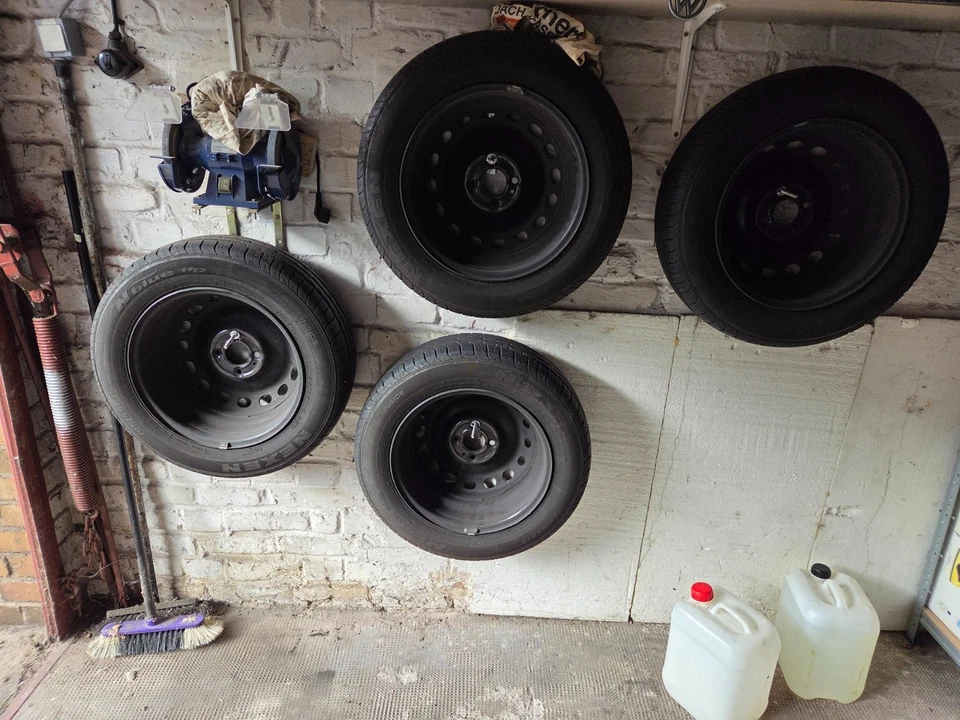 Sommerreifen mit stahlfelge 15 zoll - Bild 1 von 4