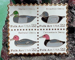 USPS Duck Decoys 22 Cent Replica Stamp PIN Jayne & Co Sammlerstück - Bild 1 von 2