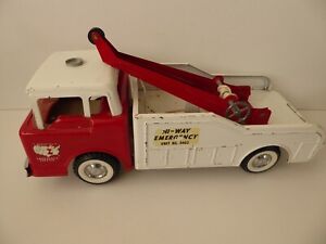 VINTAGE 1960s NYLINT FORD HI-WAY PRESSED STEEL EMERGENCY TOW TRUCK As Is Parts