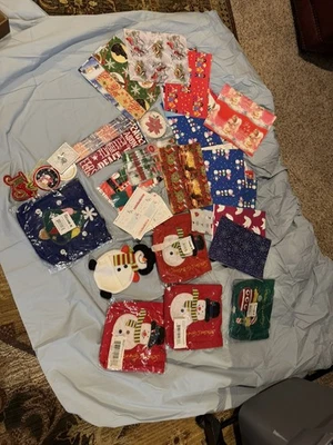 ALL NEW 5 felt tote bags, lots of wrapping, coasters, name tags - GREAT DEAL - Image 1 of 4