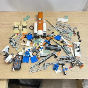 Lego City 60228 Deep Space Rocket and Launch Control - Picture 1 of 8