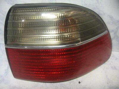 Cadillac Catera 1997-1999 luz trasera freno freno freno montaje pasajero derecho OEM Foto 1 de 3