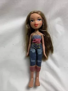 MGA Bratz Sportz Fußball Yasmin Puppe Sammlerfigur mit Kleidung Outfit - Bild 1 von 9