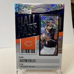 2023 Justin Fields Panini Contenders FOTL Hall Pass Sparkle Refractor - Bild 1 von 2