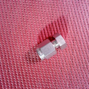 Swagelok® 1/8" OD TUBO TAP con Tuerca + Férulas Instrumento Acero Inoxidable 316 - Imagen 1 de 4