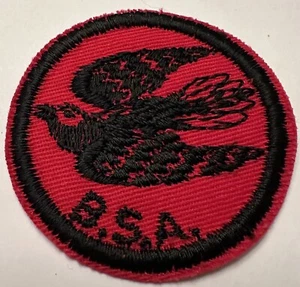 PATROL MEDALLION S-5 WHIPOORWHILL RED TWILL RED RUBBER BACK 1969-71 - Picture 1 of 2