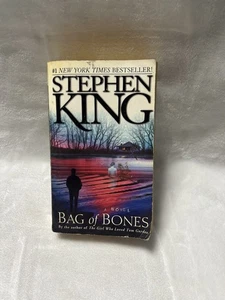 Bag of Bones by Stephen King 1st Edition 1999 Paperback book - Imagen 1 de 8