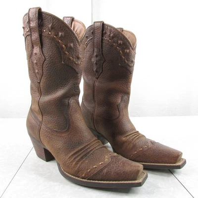 Botas vaqueras Ariat para mujer 7.5B Dixie marrón cuero aceitado tachuelas vaquera punta en D Foto 1 de 4