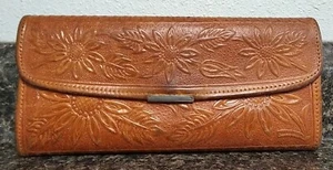 VTG Hand Tooled Leather Floral Trifold Clutch Card Cash Coin Wallet-8x3.5 - Picture 1 of 9