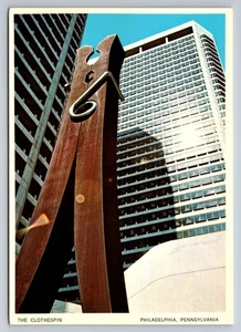 Die Wäscheklammer Skulptur Philadelphia PA Fotochrom Dexter Presse Postkarte - Bild 1 von 2