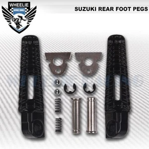Hinter Paar LH + Rh Fußstütze Fuß Stange / Schwarz Beifahrer Stufe Leiste Suzuki - Picture 1 of 1