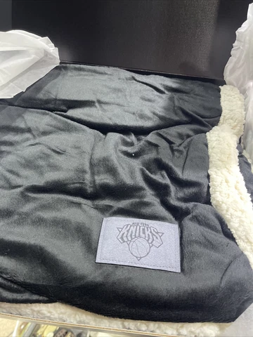 NEW YORK KNICKS FLEECE BLANKET THROW NWT NEW In Box Cover