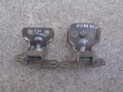 Juego de bisagras de puerta trasera Mazda 626 1999 par superior/inferior derecha lado gris OEM Foto 1 de 4