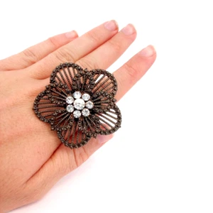 Anello Elasticizzato con Strass Fiore Grande Anello di Dichiarazione Oversize 2,25" - Foto 1 di 6