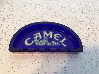 Medio cenicero vintage azul cobalto coleccionable cigarrillo camel buen usado Foto 1 de 4
