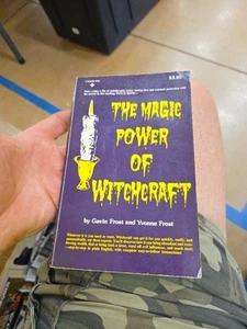 The Magic Power of Witchcraft By Gavin Frost & Yvonne Frost (Paperback, 1976) - Foto 1 di 7